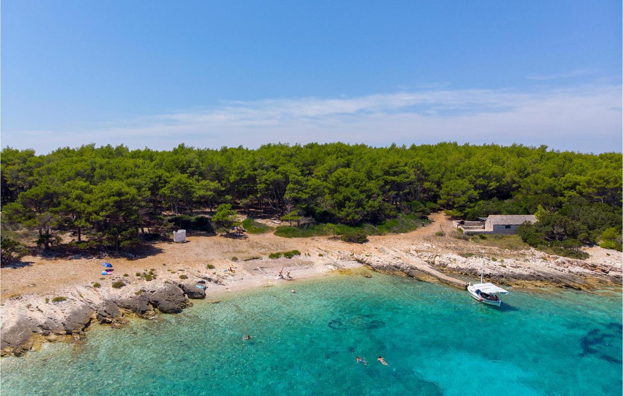 Stunning Apartment In Vela Luka With Wifi Ngoại thất bức ảnh