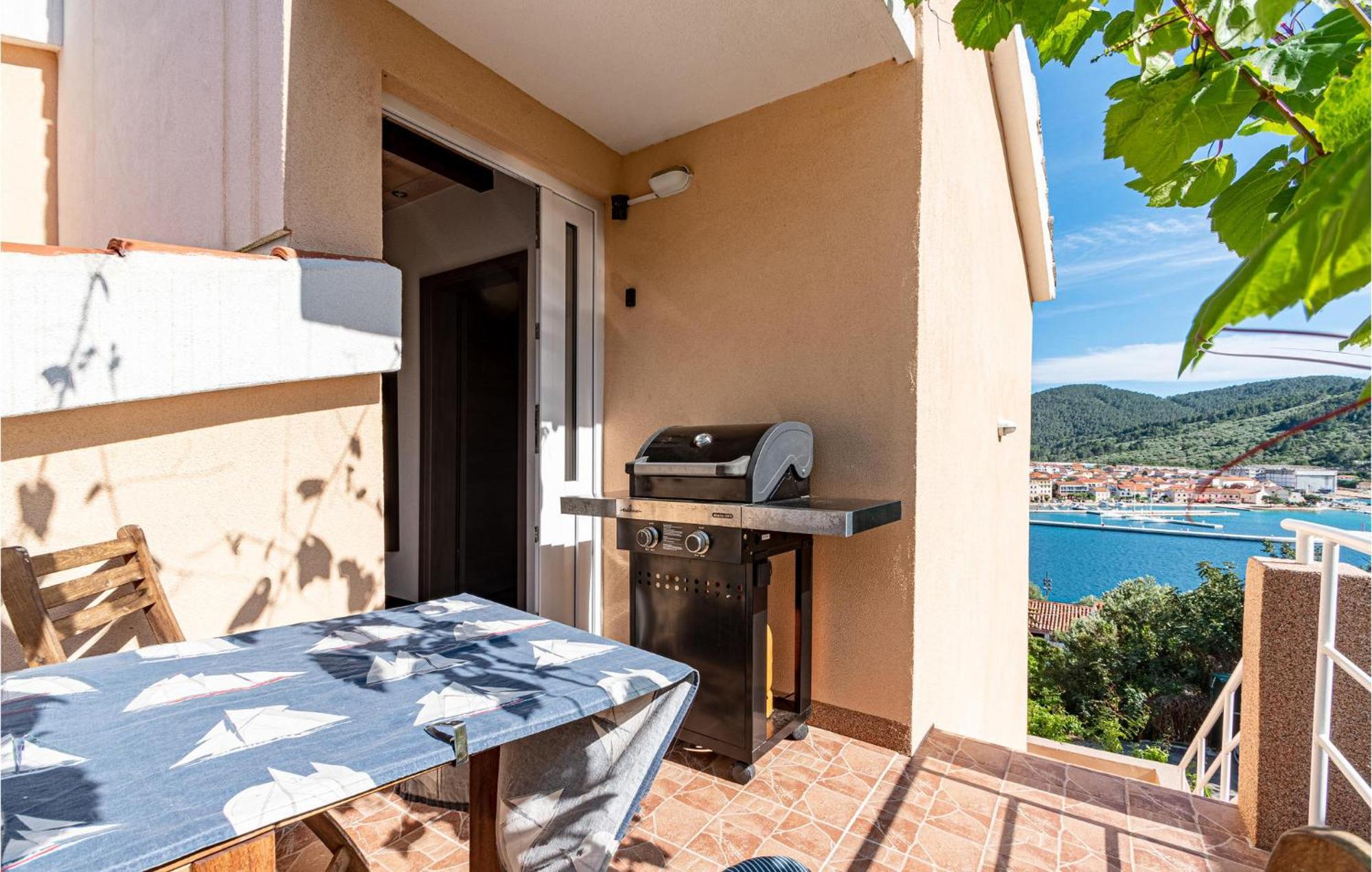 Stunning Apartment In Vela Luka With Wifi Ngoại thất bức ảnh